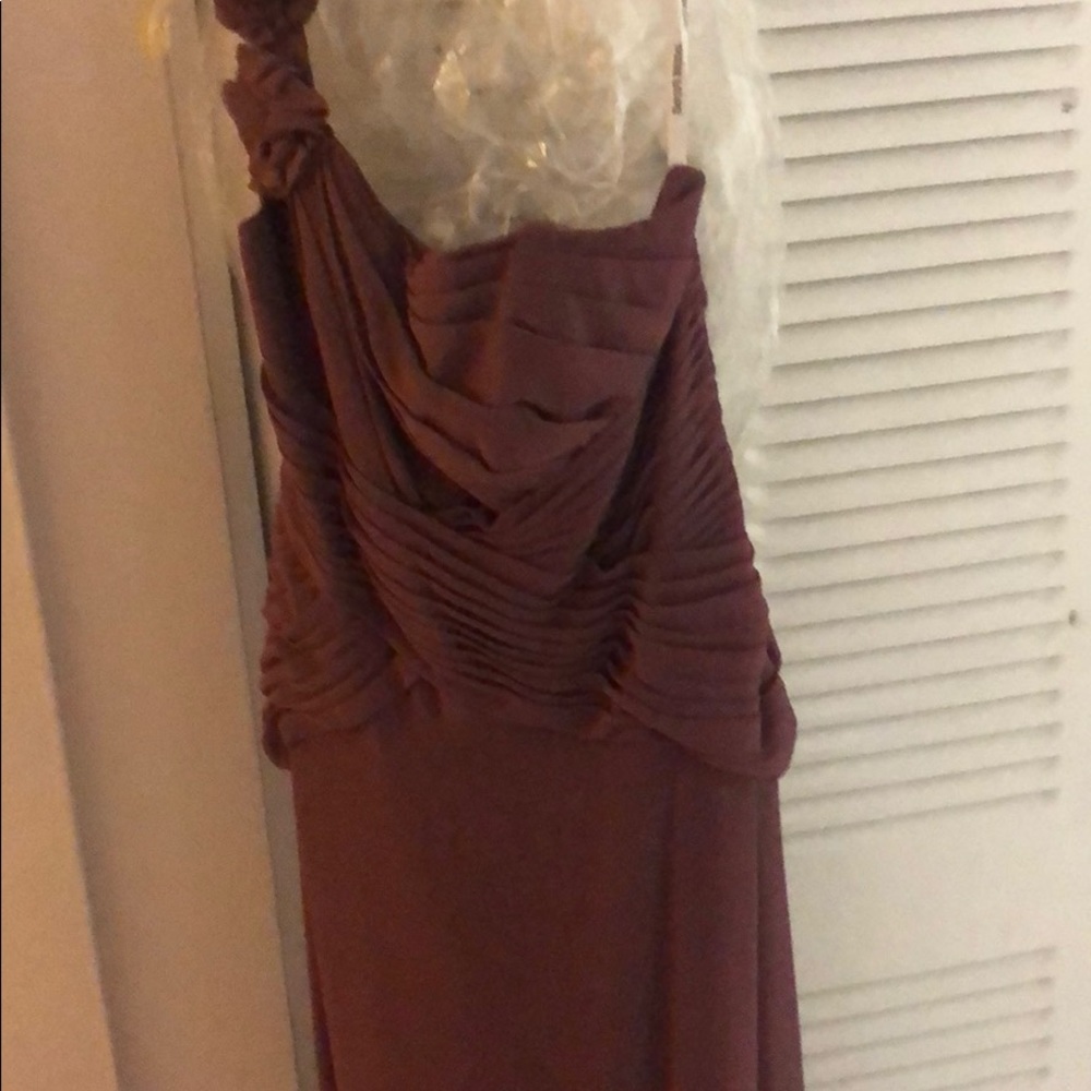 Dress - Picture 1 of 2
